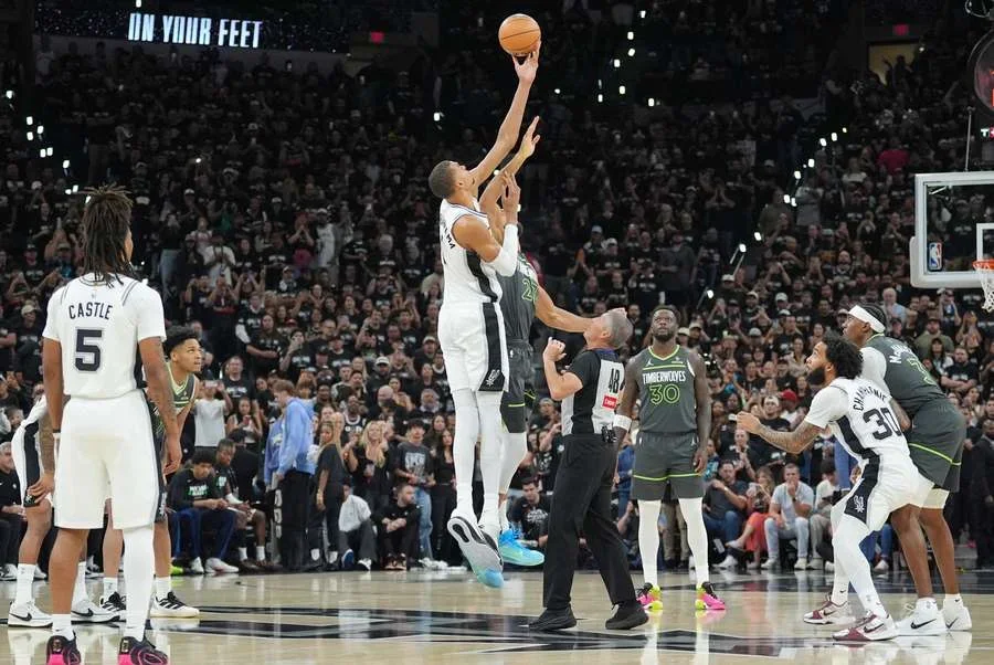 Los Spurs empatan la serie